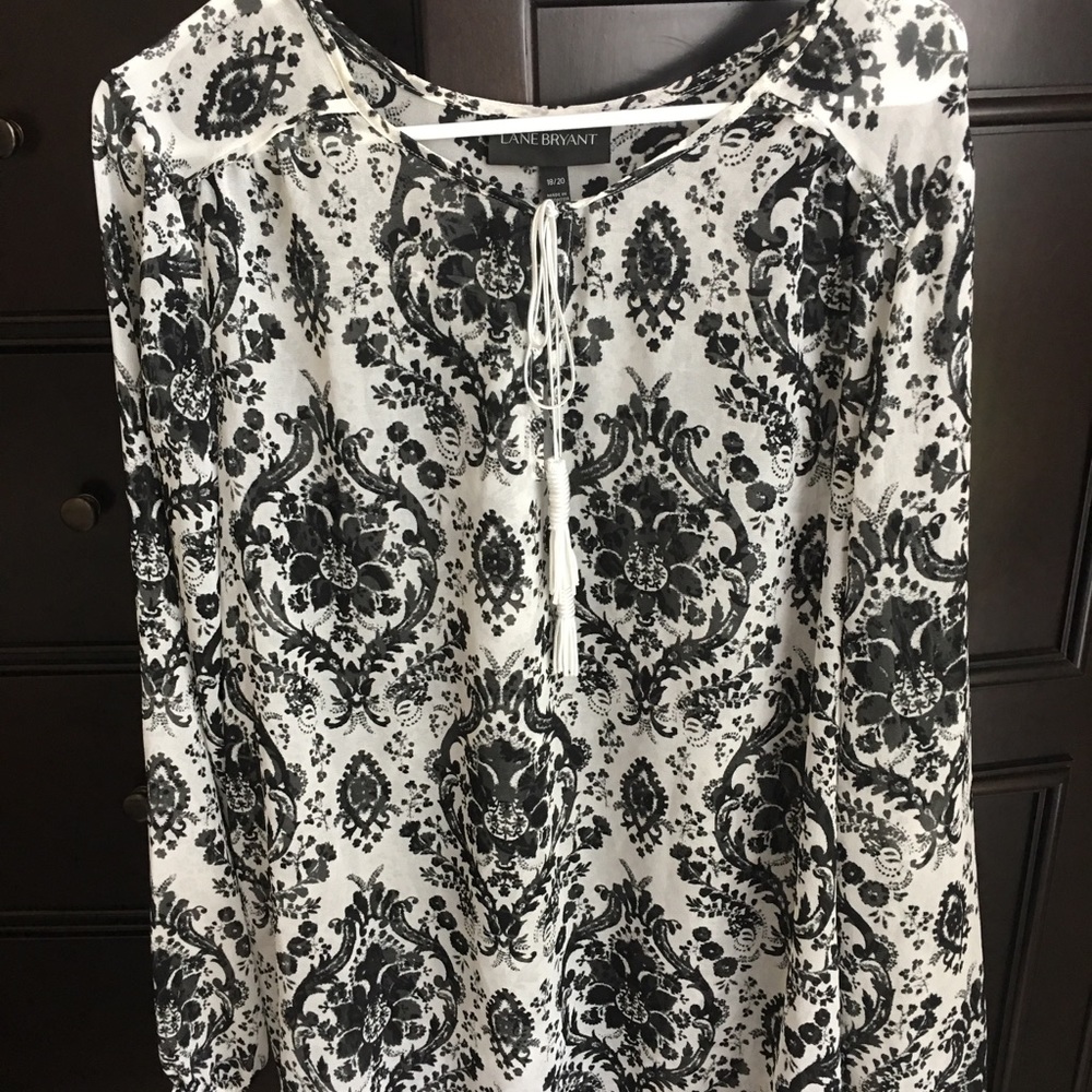 18/20 Lane Bryant - sheer black & white blouse